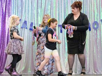 performers receiving award